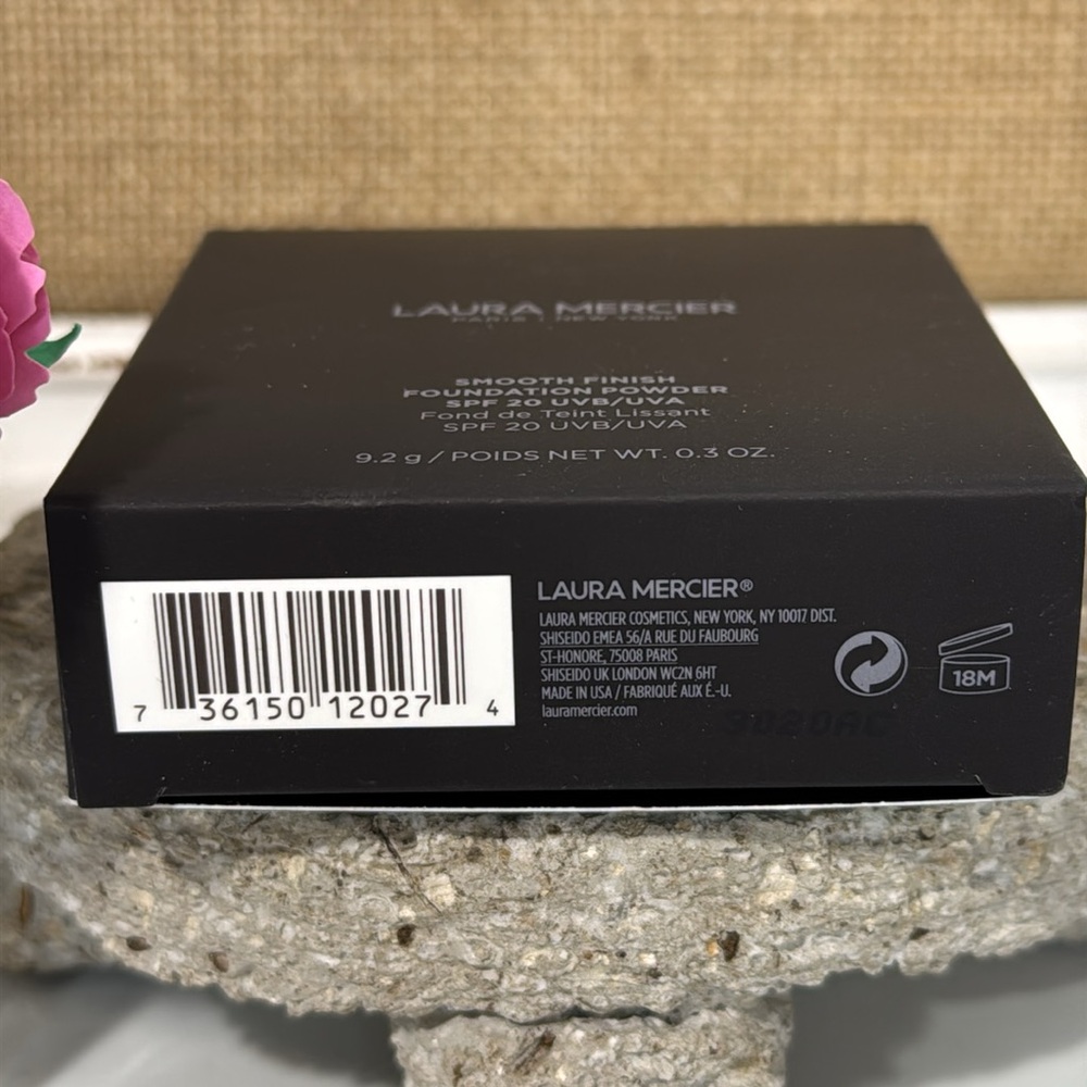 Laura Mercier Foundation Smooth Finish‎ Powder - Picture 7 of 11